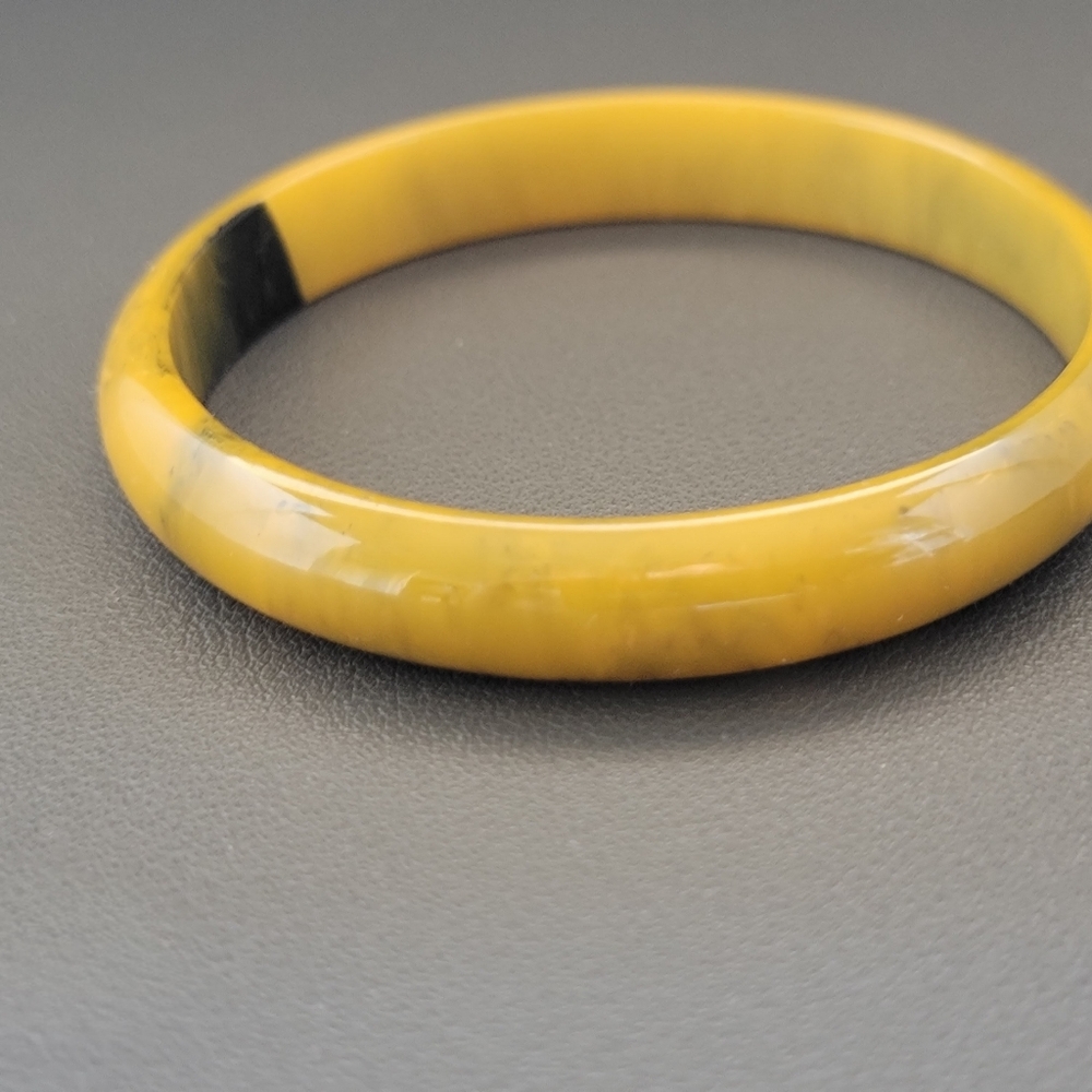 Authentic Vintage Marbled Butterscotch Bakelite Bangle - Picture 4 of 7